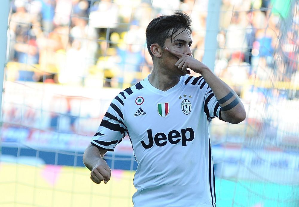 A dat lovitura si in afara terenului. Cum arata iubita lui Dybala, cel mai dorit burlac din fotbal :))_1