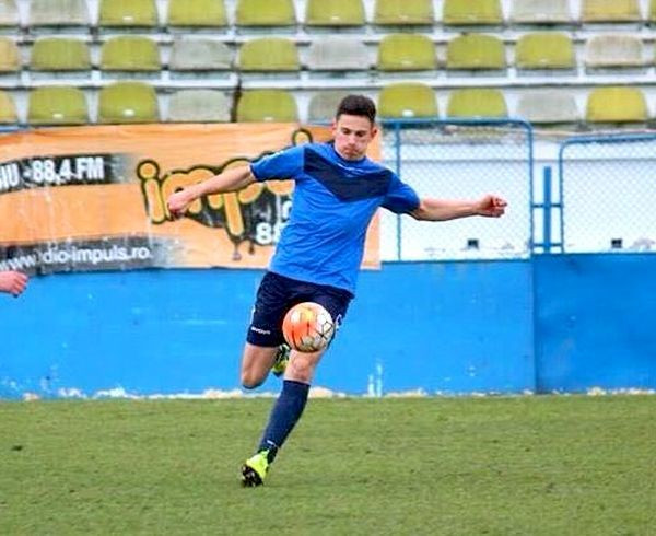 Dica a adus un fundas central la Steaua. Surpriza totala: cine ar putea fi solutia de avarie din lot