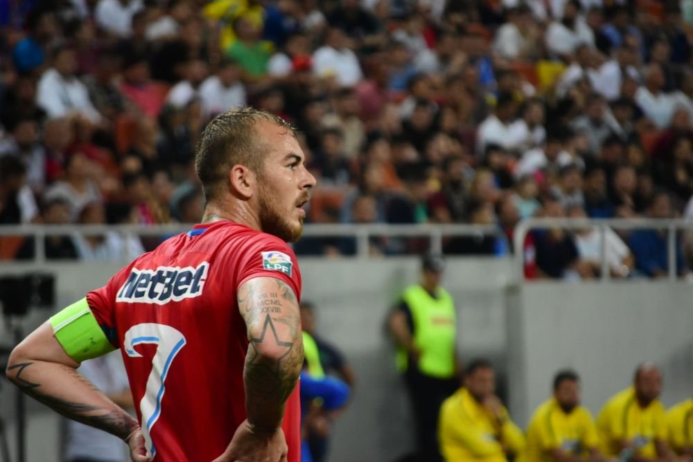 Alibec, pus la zid dupa meciul cu Plzen! Becali: "Pai ce, esti copil? In loc sa joace fotbal, el e cu mainile pe sus" Ce au spus Dica si jucatorul