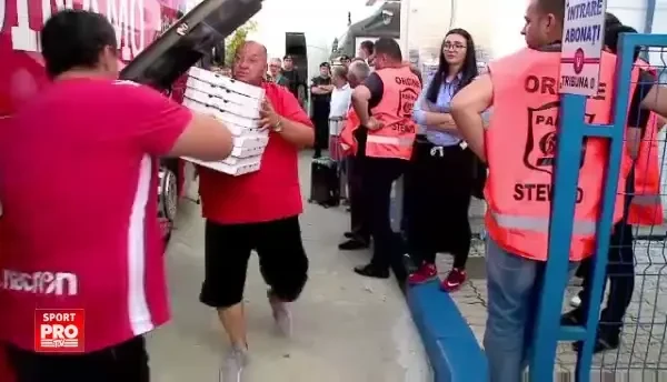 "Sa vina pizza la baieti!" :)) Cate pizza au mancat jucatorii lui Dinamo dupa victoria cu Viitorul