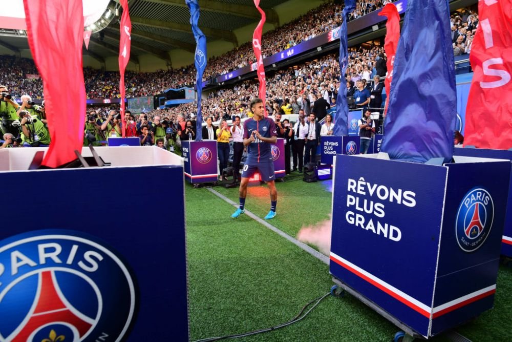 Nebunie la Paris! Neymar, prima oara in fata fanilor lui PSG! Ce s-a intamplat cand a aparut pe gazon_2