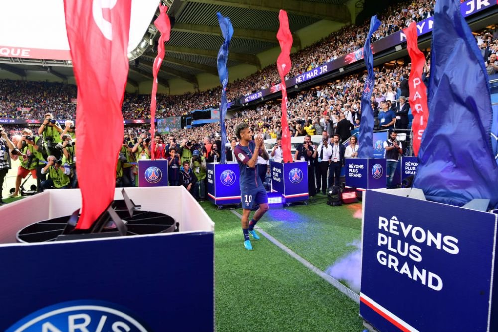 Nebunie la Paris! Neymar, prima oara in fata fanilor lui PSG! Ce s-a intamplat cand a aparut pe gazon_3