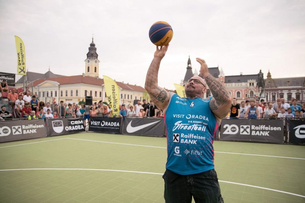 Visit Oradea Streetball: Sandu Lungu, unu la unu cu Levi Szjiarto, cel mai titrat baschetbalist roman in activitate_3