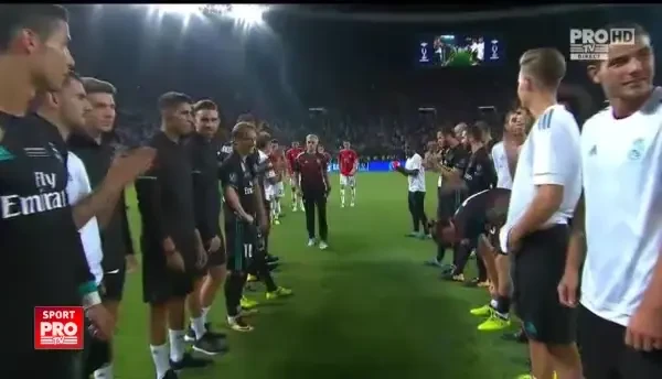 Real Madrid ridica trofeul