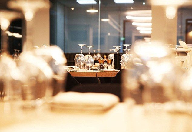 Luxul in care Manchester City isi tine fotbalistii de sute de milioane! Cum arata vestiarele si camerele de relaxare ale jucatorilor pe Etihad_5