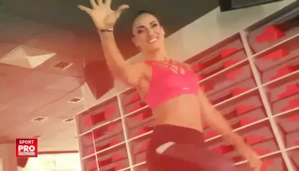 Din secretele celei mai FIT femei din lume. Anca Bucur, o romanca aflata in elita fitness-ului mondial: &rdquo;Sportul e sacrificiu. Dar fiecare sacrificiu merita