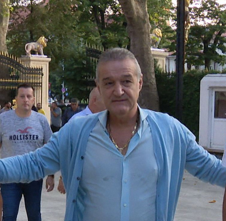 Becali anunta inca un transfer: Mai vine un fundas central, brazilian. E bun de tot, cer 2 milioane pe el