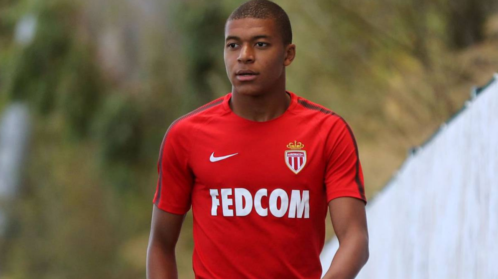 COLOSAL! PSG mai face o afacerea MONSTRUOASA de 220 de milioane de euro! Pe cine ia dupa Mbappe