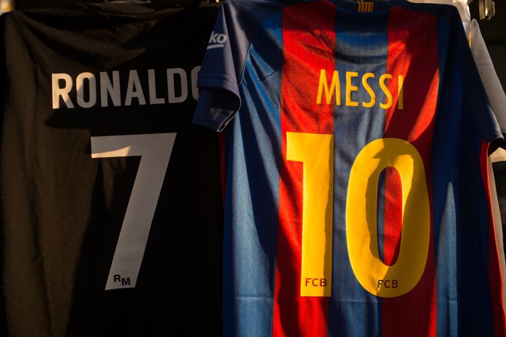 HALUCINANT! Duelul dintre Cristiano Ronaldo si Leo Messi se muta in Premier League! Unde se pot transfera cei doi