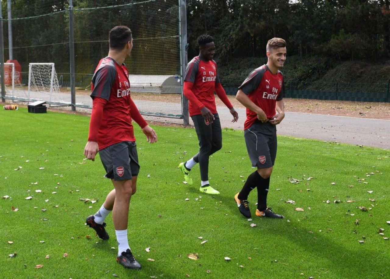 Moment senzational pentru Vlad Dragomir la Arsenal! Wenger l-a chemat la prima echipa inaintea derby-ului cu Chelsea_3