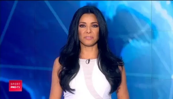 Nu i se spune MONEY degeaba! Mayweather si-a ingropat stripteozele in bani! VIDEO