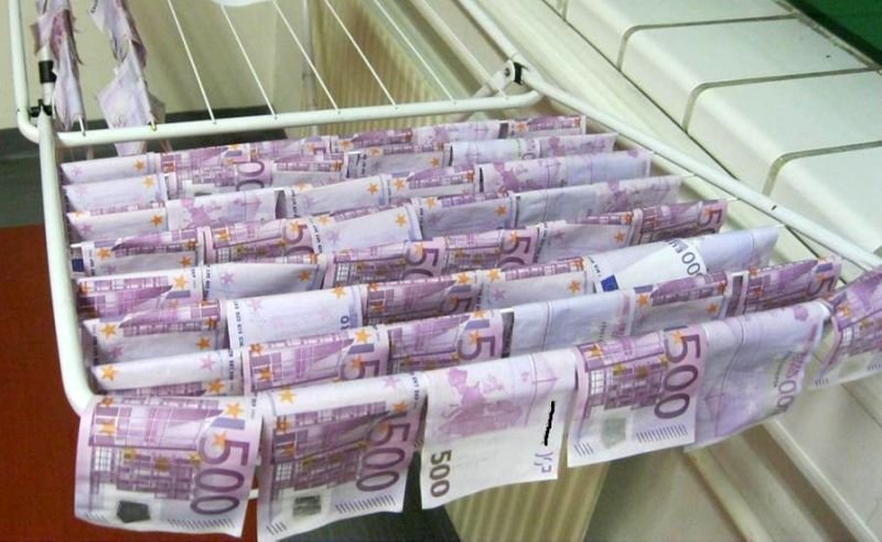 Stelisti, atentie :) Elvetienii se confrunta cu scurgeri grave: toaletele din Geneva, infundate cu ZECI DE MII DE EURO