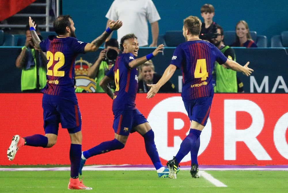 Vestiarul Barcei se REVOLTA pentru plecarea lui Neymar! Un titular critica public conducerea clubului: O decizie foarte proasta!
