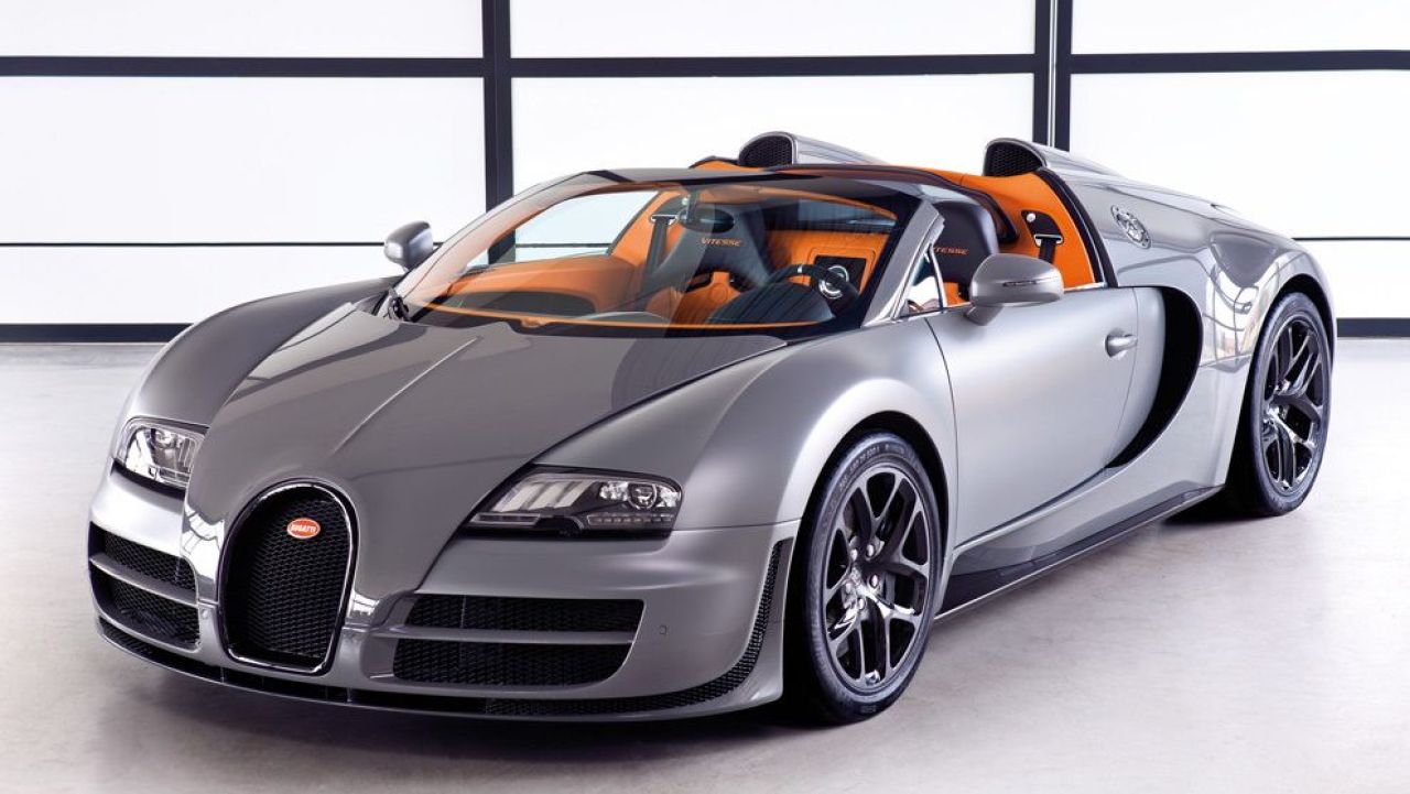 FABULOS: cat timp a jucat Ronaldo pentru Bugatti-ul Veyron Grand Sport din garajul sau si ce masini conduc Messi, Gigi Buffon si Pogba. FOTO_1