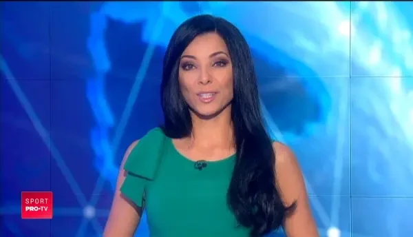 Cu gandul la primul loc in lume, Simona a avut timp si de party! Romanca a ales o rochie inedita: VIDEO