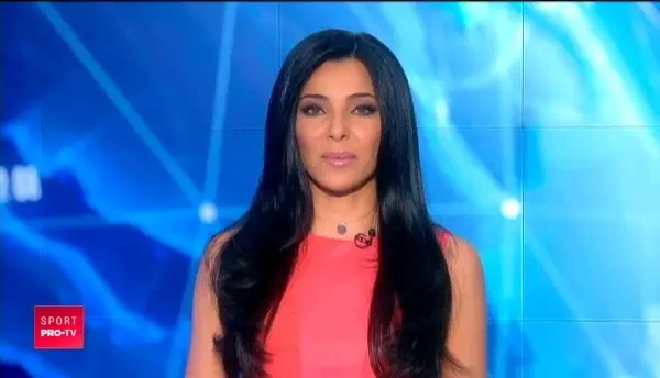 Iubitul ei e fotbalist si cu 20 de ani mai tanar! La ce meci si-a facut aparitia Pamela Anderson. FOTO