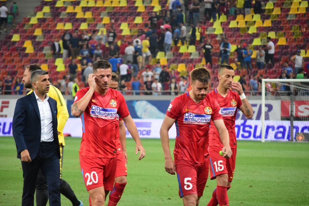 Emotii pentru veterani! Invazia tinerilor ii poate lasa pe bara. 3 jucatori +30 de ani pot pleca de la Steaua