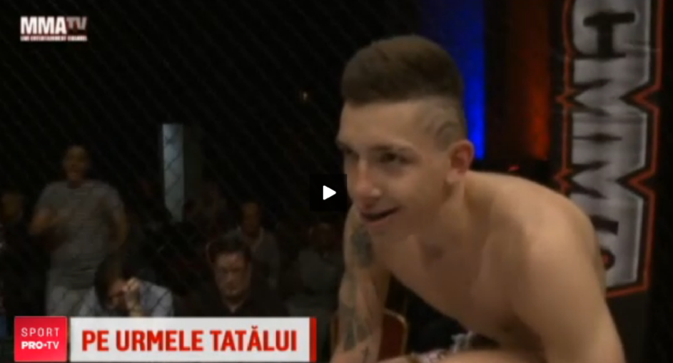 VIDEO: Baiatul lui Zmarandescu si-a TERMINAT adversarul in cusca in mai putin de un minut! Cum arata la 17 ani