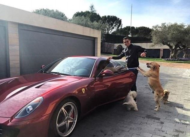 Garajul de 6 MILIOANE de euro al lui Cristiano Ronaldo. Colectia impresionanta de masini a starului portughez: GALERIE FOTO_5