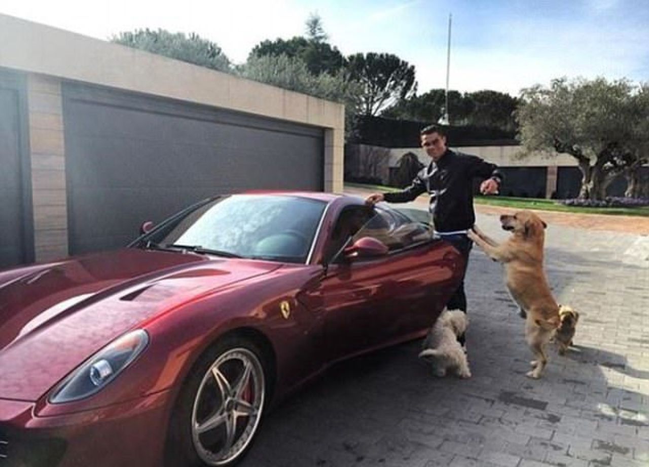 Garajul de 6 MILIOANE de euro al lui Cristiano Ronaldo. Colectia impresionanta de masini a starului portughez: GALERIE FOTO_5