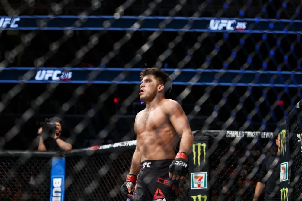 Un luptator cunoscut din UFC, fost medaliat olimpic, la un pas de moarte: a sarit de la etaj dintr-un hotel in flacari