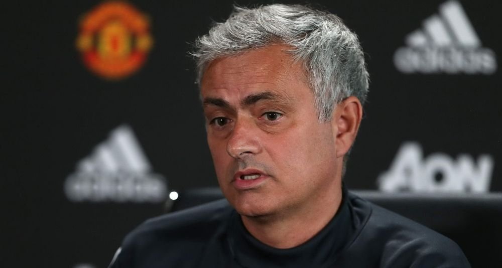 O sa jucam cu 9 atacanti! Mourinho vrea sa reinventeze fotbalul, dupa ce a fost intrebat daca parcheaza autobuzul cu Liverpool