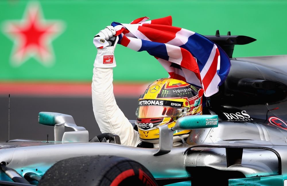 LEWIS IS GRAND . Hamilton a cucerit al 4-lea titlu Mondial din cariera