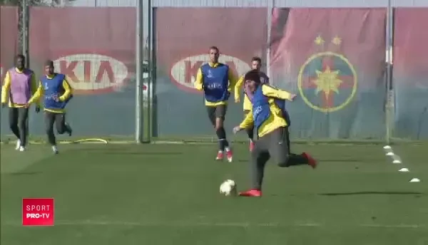 "Denissseee, ia-o de manere!" Faza cu care Alibec a starnit rasete la antrenamentul stelistilor dinaintea meciului cu Be'er Sheva. VIDEO