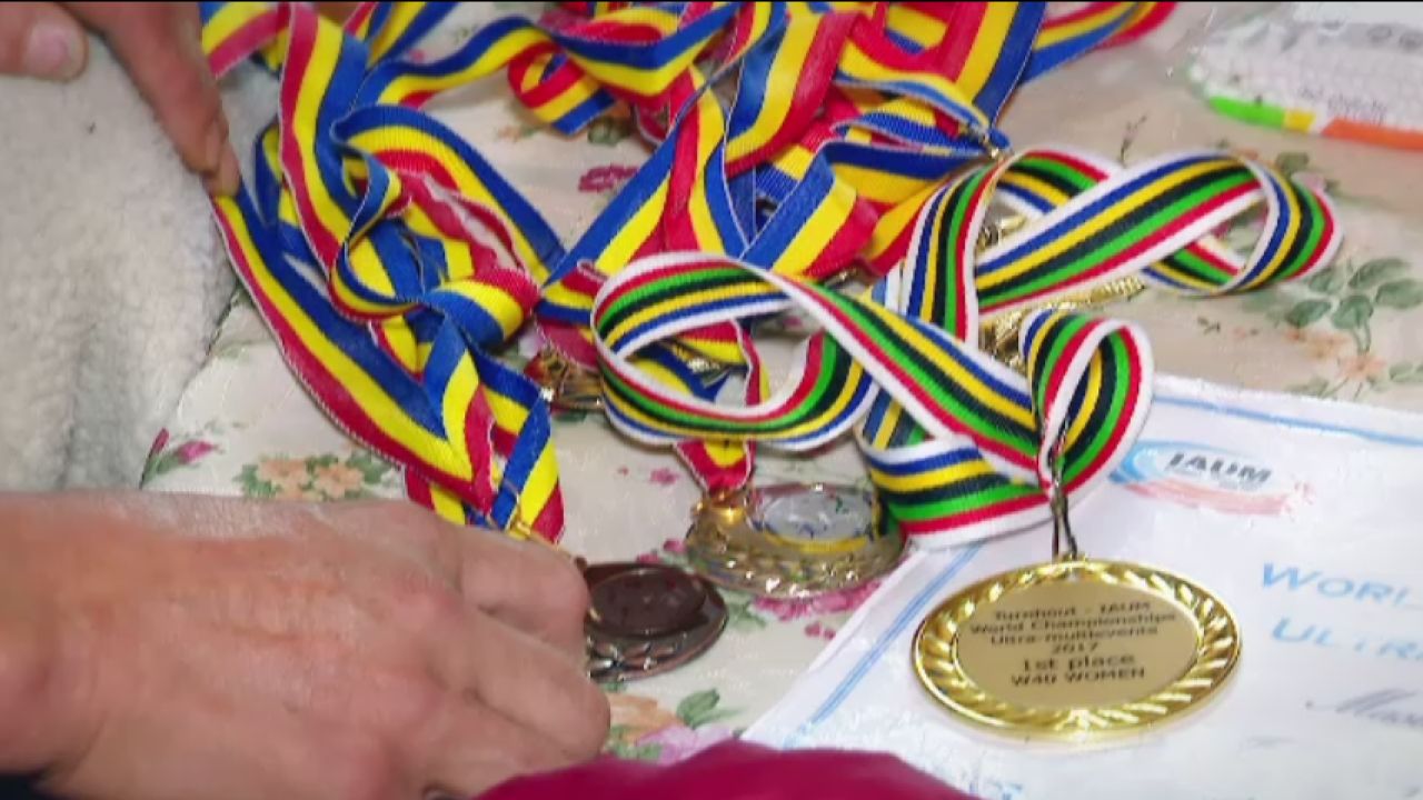 Super poveste! Ambitie fara limite: o romanca si-a improvizat in curte o baza sportiva si a iesit CAMPIOANA MONDIALA_8