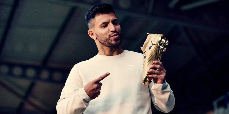 Kun cel voinic si ghetele de aur! Aguero aniverseaza titlul de cel mai bun marcator din istoria lui City cu o pereche de ghete UNICA_3
