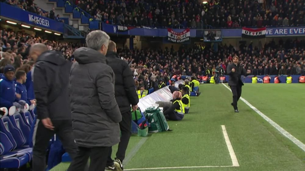 Telenovela Conte vs Special One continua. Gestul facut de italian l-a enervat la culme pe Mourinho. VIDEO