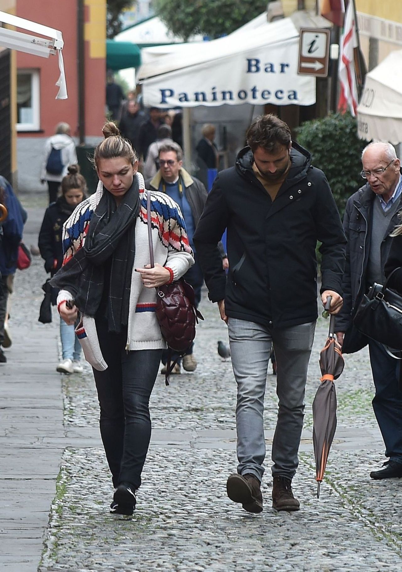 Simona Halep, alaturi de iubit in vacanta! Cum a fost surprinsa de paparazzi! FOTO_3