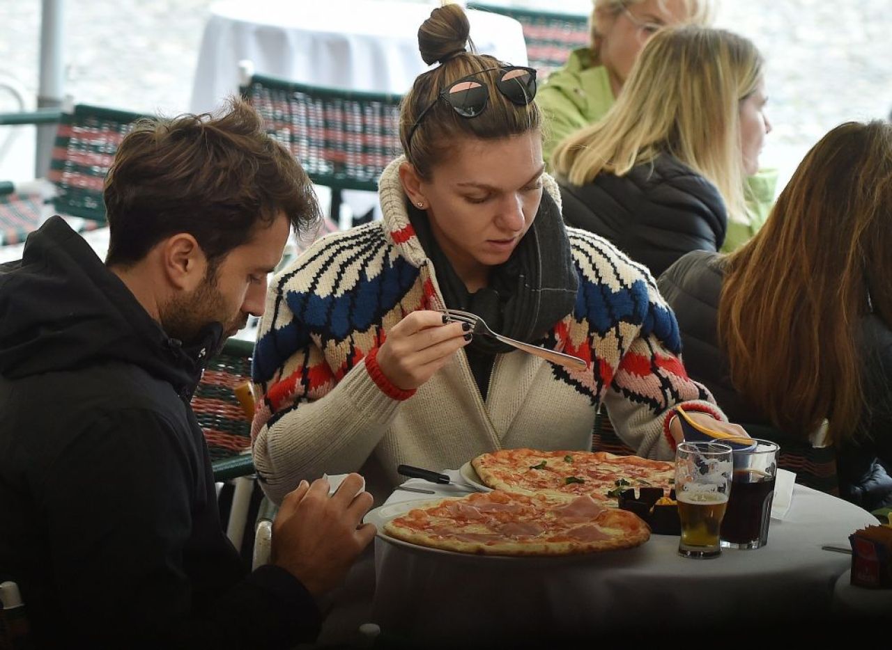 Simona Halep, alaturi de iubit in vacanta! Cum a fost surprinsa de paparazzi! FOTO_9