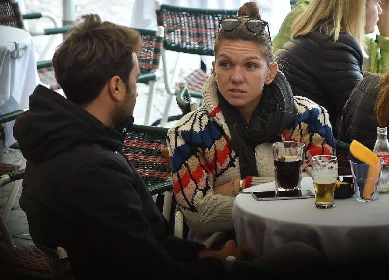 Simona Halep, alaturi de iubit in vacanta! Cum a fost surprinsa de paparazzi! FOTO_11