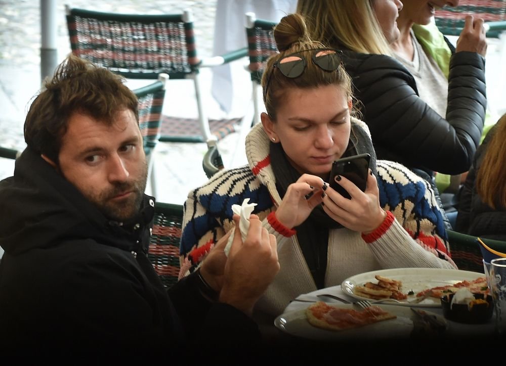 Simona Halep, alaturi de iubit in vacanta! Cum a fost surprinsa de paparazzi! FOTO_12