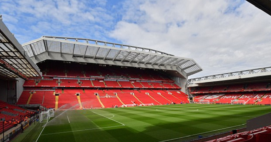 Gospodar fara pereche :) Ce a putut sa faca un fan al lui Liverpool pe cultura pe care o detine: FOTO