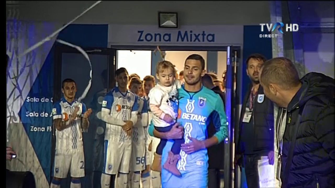 Au inaugurat stadionul cu coregrafie 3D, cehii le dadura semnal 4G :) CSU Craiova, batuta mar in primul meci pe Oblemenco VIDEO_7