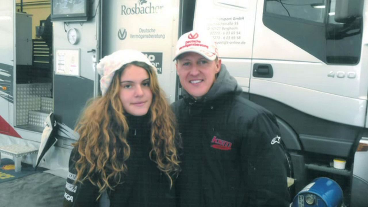 N-are permis, dar se intrece cu FIUL lui Schumacher in Formula 4! Visul Alexandrei: