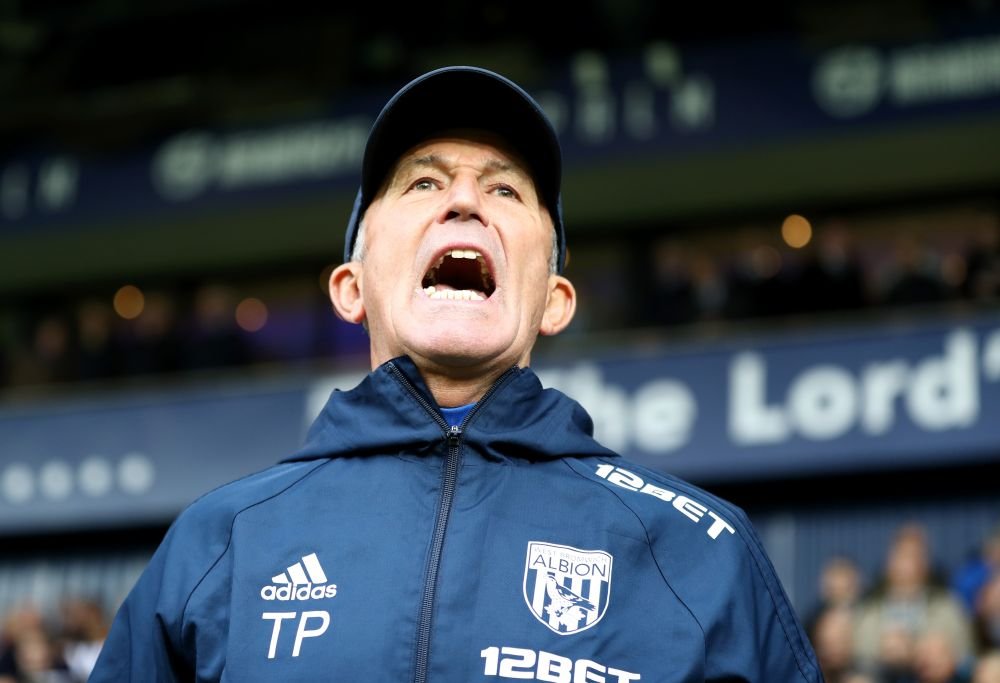Alo, Tony?! De azi nu mai esti antrenorul echipei! Se intampla si la case mai mari! Un antrenor din Premier League, demis prin telefon