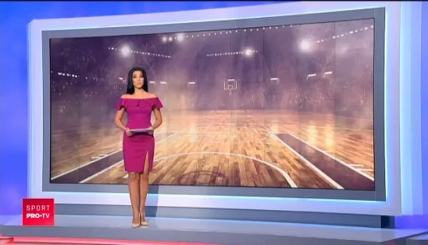 Joaca la senioare de 27 de ani: a luat primul titlu cand Hagi cucerea America! E poreclita "Minunea Blonda a Aradului"