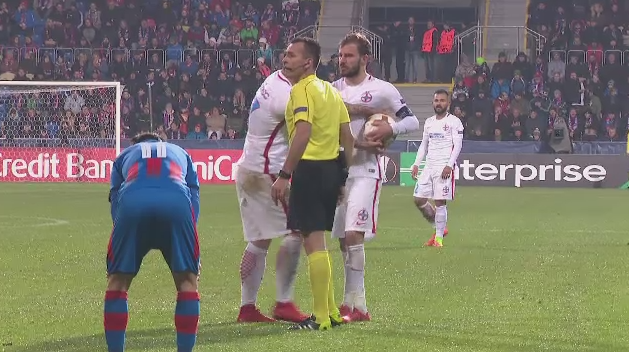 VIDEO: Momentul in care Alibec il injura pe Dica! Antrenorul a incercat sa ascunda incidentul la declaratiile de dupa meci_2