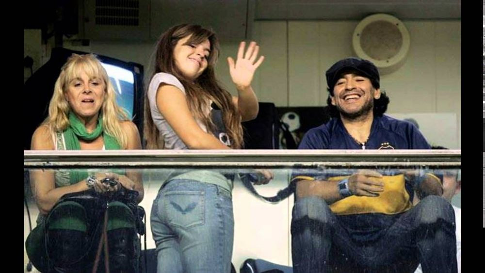 Maradona a cerut ca una dintre fiicele sale sa fie ARESTATA: Vi se pare normal ce a facut? Drama legendei din Argentina