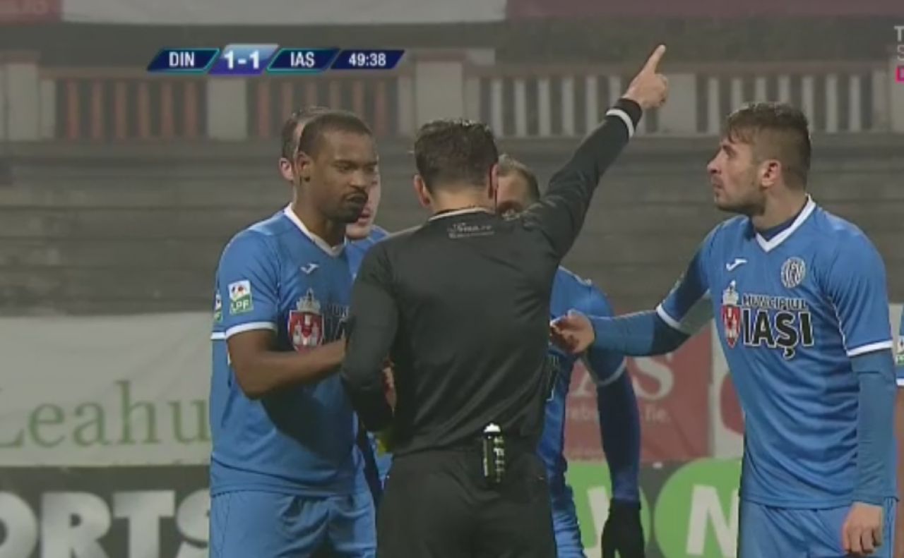 Penalty inventat sau ochi de vultur pentru Coltescu?! Ce s-a intamplat la faza dupa care Dinamo - Iasi a luat-o razna_1