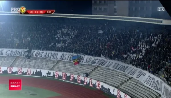 A inceput ZIUA NATIONALA! Ce coregrafie au afisat fanii lui U Cluj la meciul cu Dinamo
