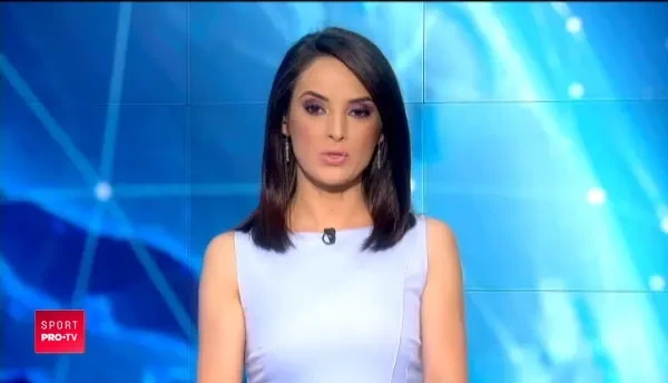 Primul semn ca urmeaza Singur Acasa la PRO TV :) S-a jucat pe zapada azi la Suceava, un angajat al clubului a fost trimis la mall sa cumpere o minge rosie VIDEO