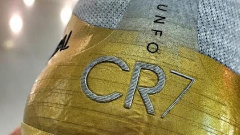 E acesta indiciul ca ia al 5-lea Balon de Aur?! Ronaldo si-a pregatit ghetele speciale pentru a celebra reusita
