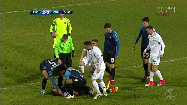 La un pas de TRAGEDIE la Viitorul - Concordia! Dani Lopez a ramas inconstient la pamant, jucatorii au facut semne disperate spre medici! Dupa cat timp a venit ambulanta_3