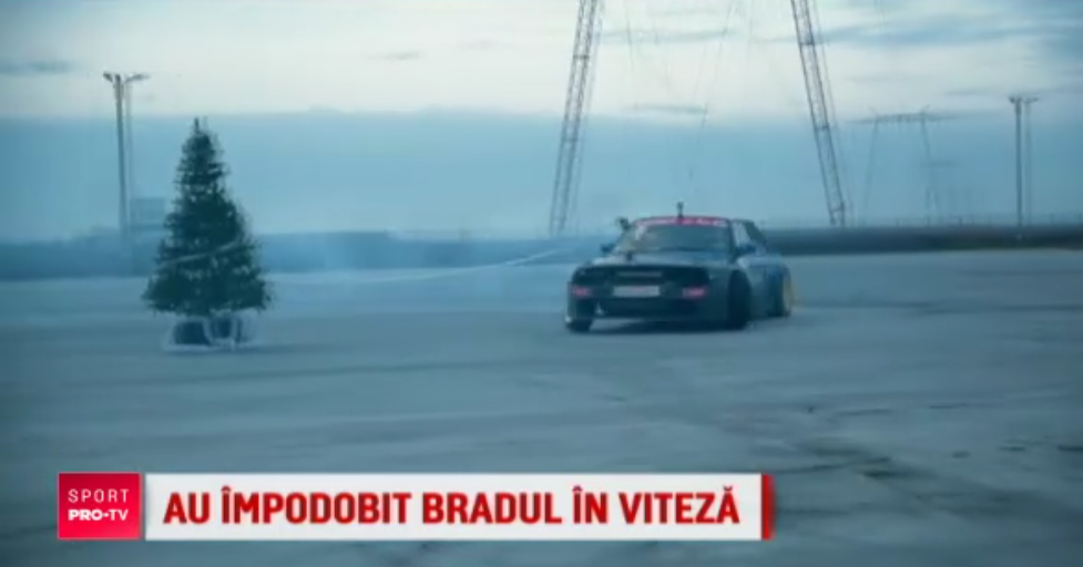 Doi romani au impodobit bradul cu masina in care au investit 50.000 de euro! SUPER VIDEO