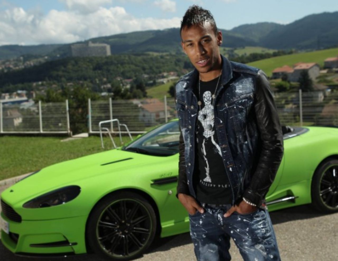 Aubameyang si-a pus la vanzare Lamborghini-ul personalizat! Cat cere in schimbul lui si ce masini mai detine atacantul_1