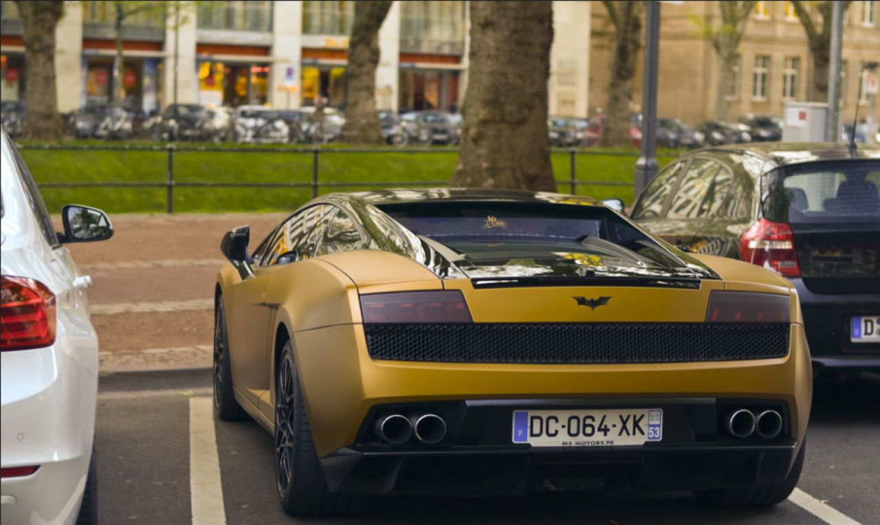 Aubameyang si-a pus la vanzare Lamborghini-ul personalizat! Cat cere in schimbul lui si ce masini mai detine atacantul_4